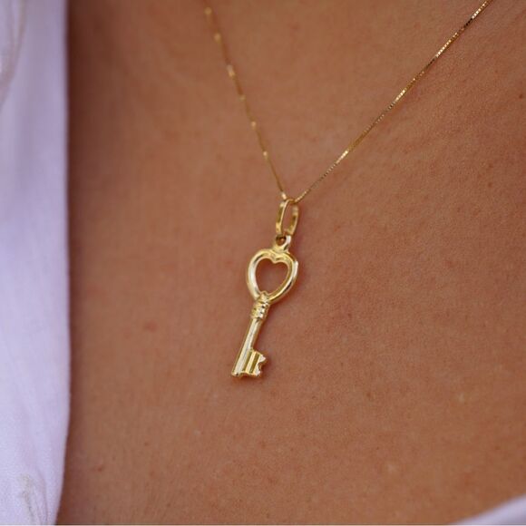 Key charm | 14k Real Gold Pendant | perfect gift | Key of heart pendant | - Picture 8 of 9